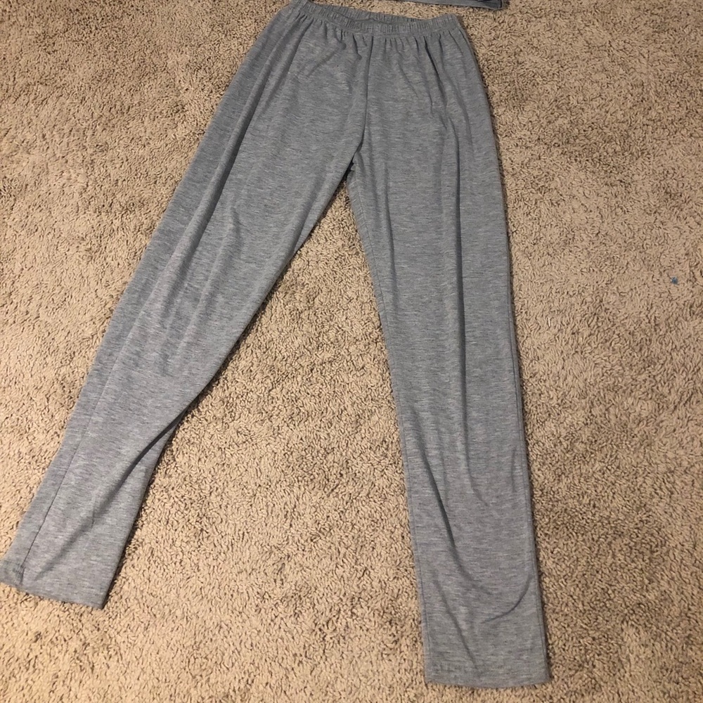 Pajama Set - Picture 3 of 7